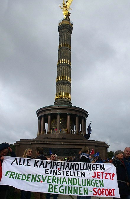 Serie 3: Berlin, Abschlusskundgebung an der Siegessäule